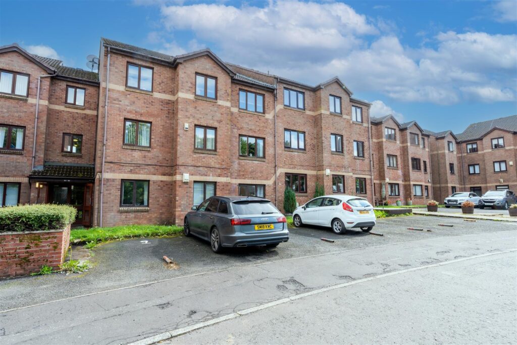 Mahon Court, Moodiesburn, Glasgow